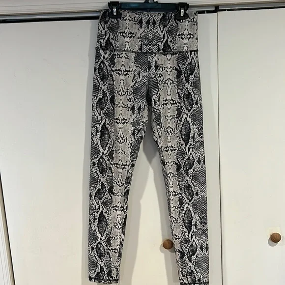 Balance Collection Python Leggings 🐍 - Picture 1 of 3